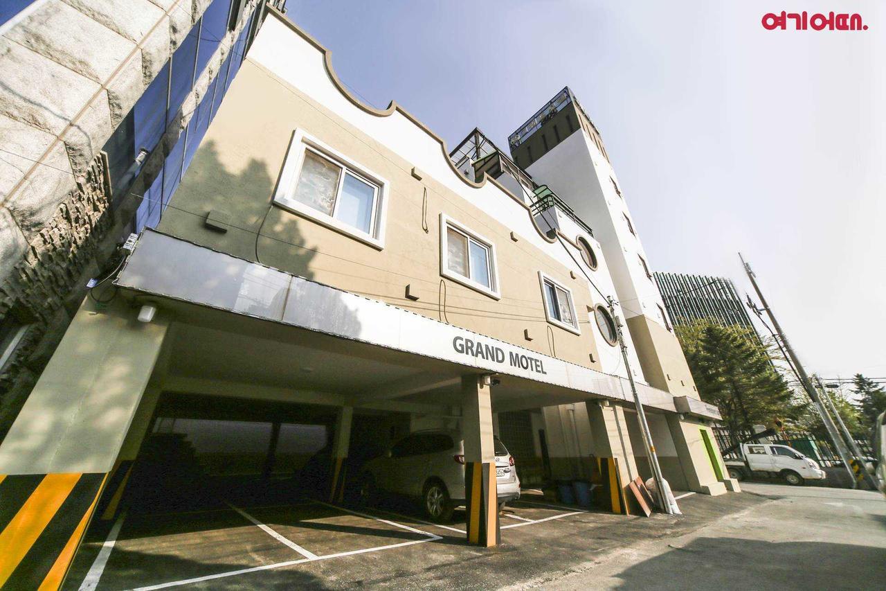 古德斯代格兰德春川汽车旅馆 外观 照片